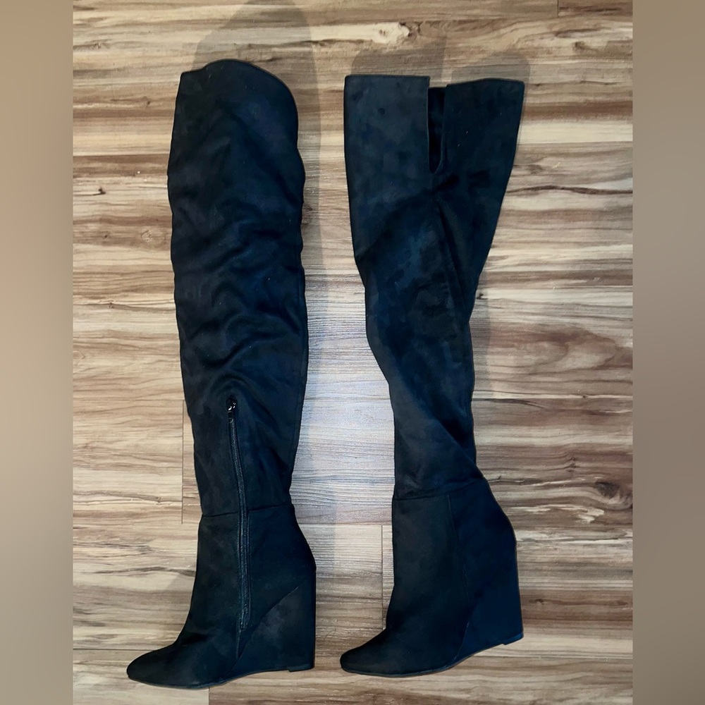 Elegant Black Knee-High Women's Boots